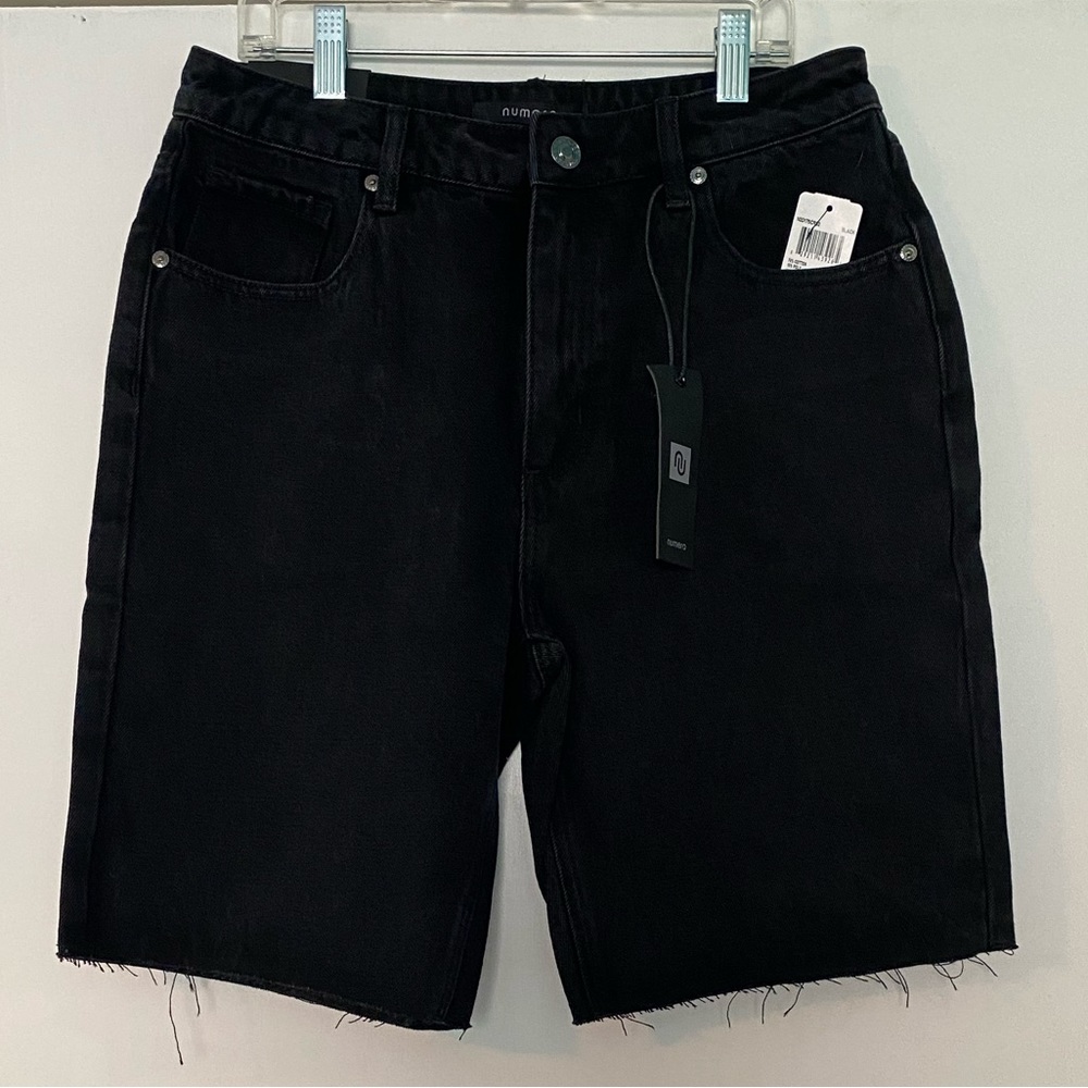 *NWT* Numero Black Modern Bermuda Women’s High Rise Cut-Off Jean Shorts Size 29